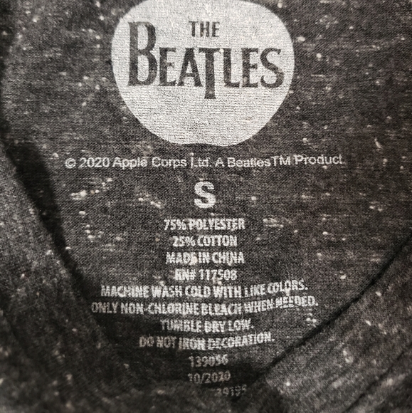 NWOT Women's The Beatles V-Neck T-shirt - Picture 4 of 4